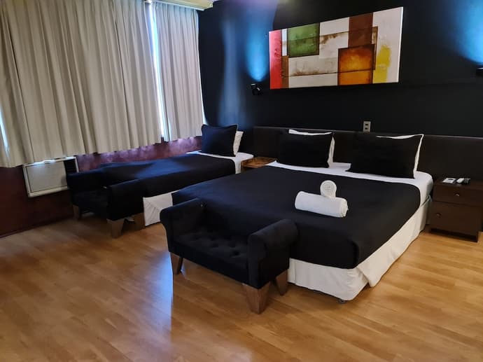 Hotel Sonetto, Primary image