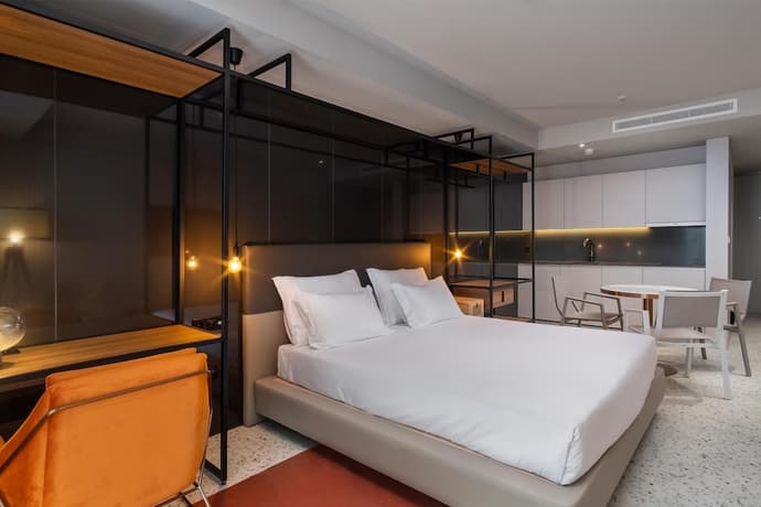 NEXT - Savoy Signature, Primary image