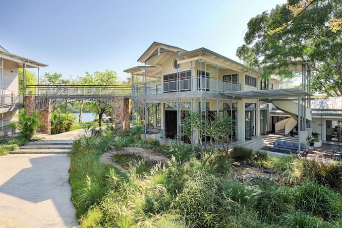 Palm River Hotel, Primary image