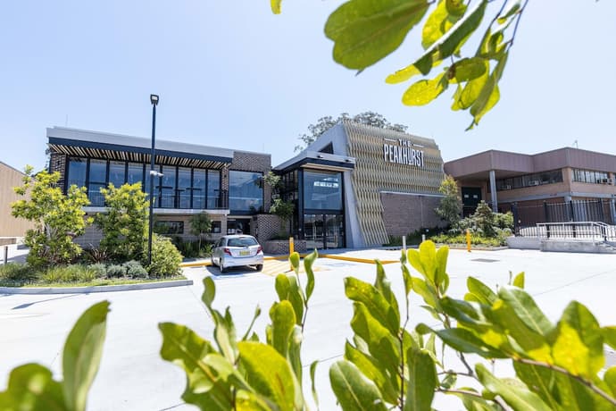 The Peakhurst, Primary image