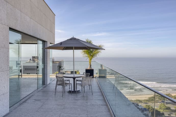 Windsor Tower Hotel, Primary image