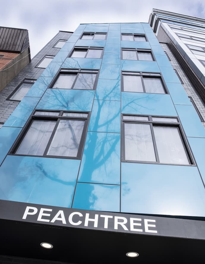 Peachtree Suites, Primary image