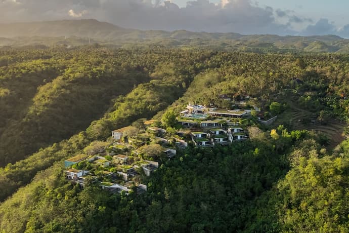 Maua Nusa Penida, Primary image