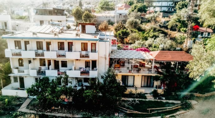 Eucalyptus Pension, Primary image