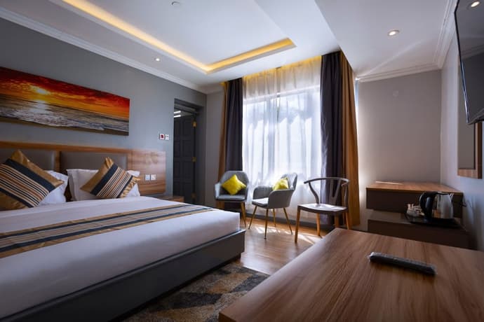 Raha Suites, Primary image