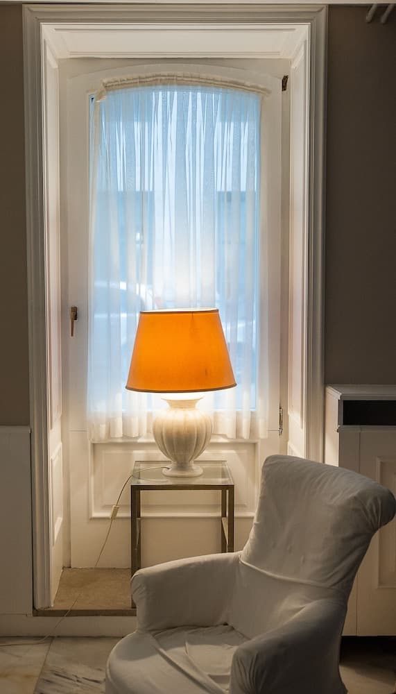 Hotel Bristol, Reception