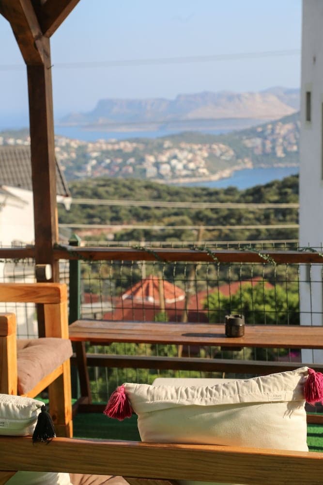 Just Dream Suites, Primary image