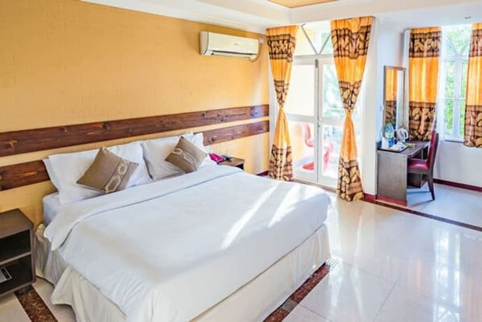 RIJ HULHUMALE, Primary image