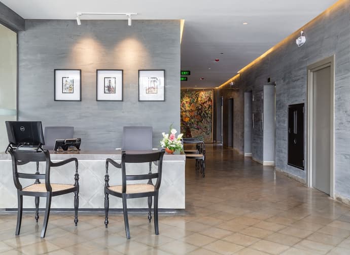 Crystal Sands, Lobby