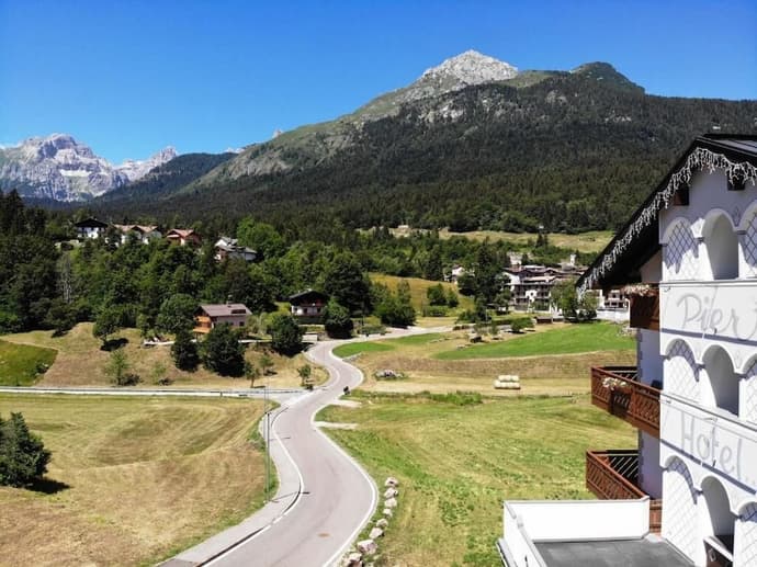 Pier Hotel, Primary image