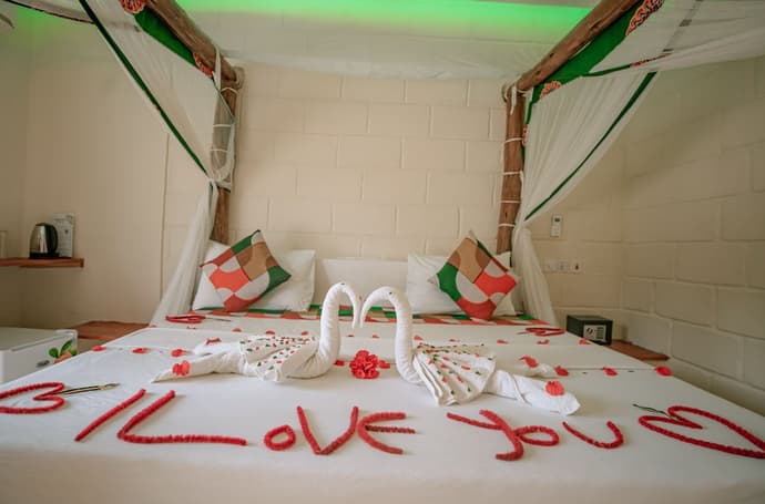 Tropicana Garden, Room