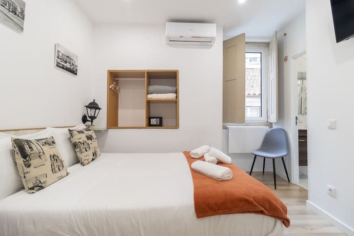 Coimbra City Charm, Primary image