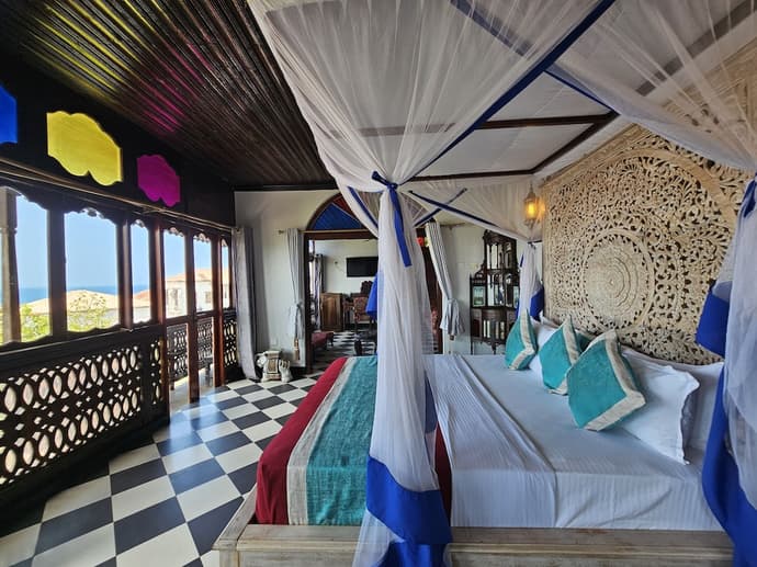 Dhow Palace Hotel, Primary image