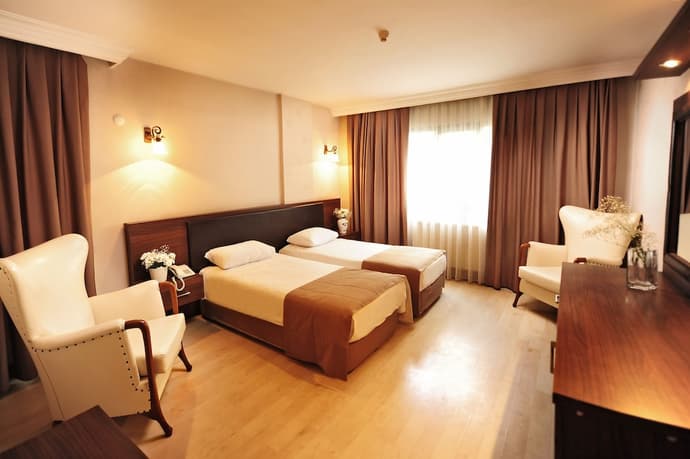 Üstün Otel Alsancak, Primary image