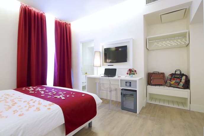 Tullia e Prisca Relais, Primary image