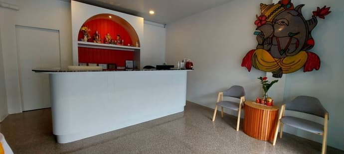 Karon Living Room, Primary image