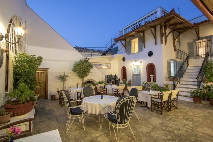 Achilleas Pension, Primary image