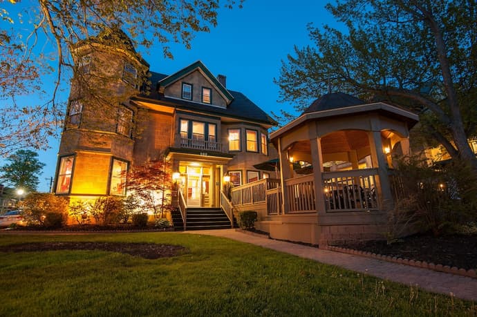 Dundee Arms, Primary image