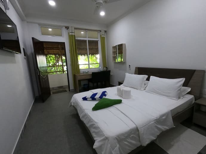 Dhangethi Inn, Room