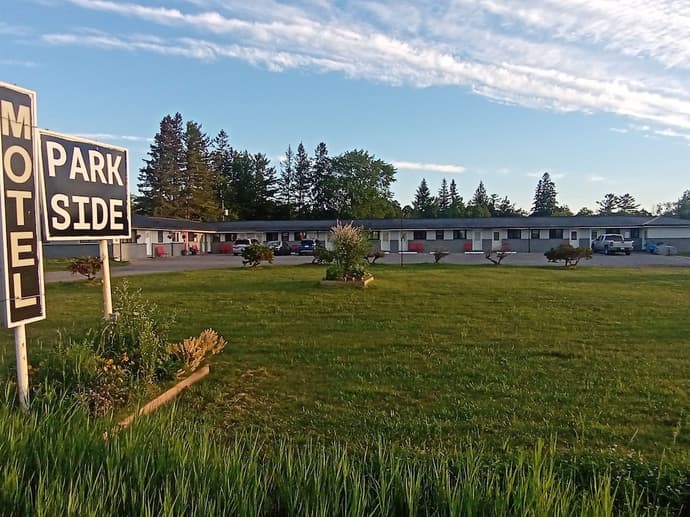 Park Side Motel, Primary image