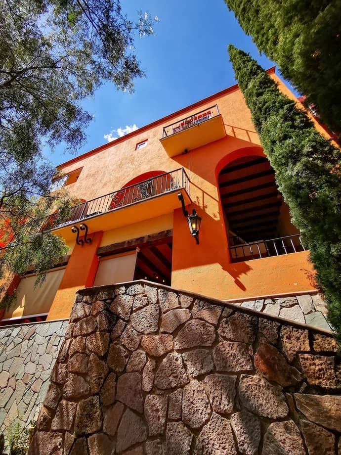 Hotel Chocolate Deluxe, Primary image