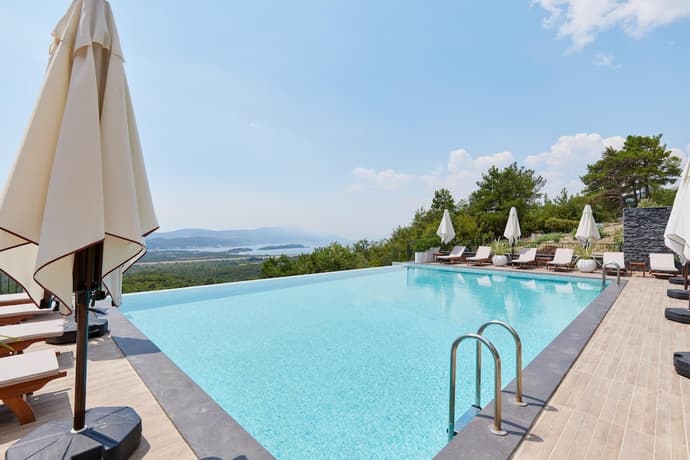 Bayview Hills Luxury Residences, Primary image