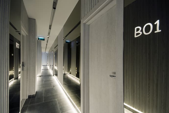 The Location Hotel, Reception