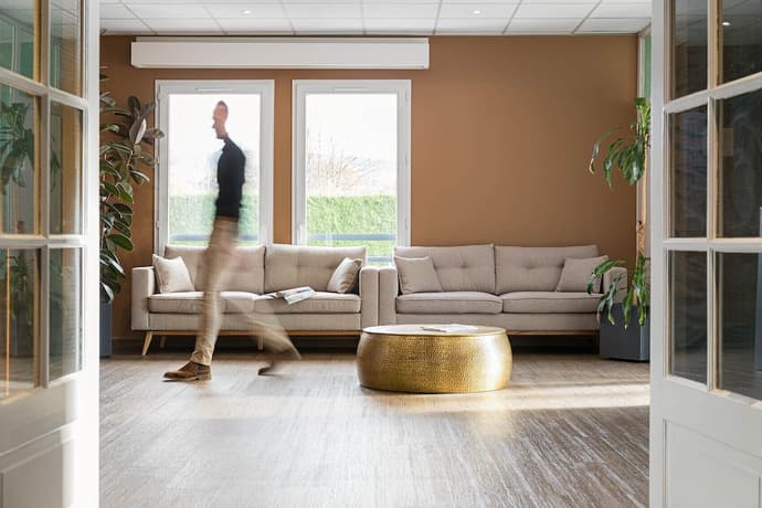 Hotel l'Abri, Reception