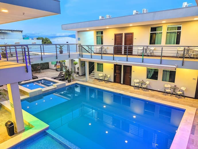 Hotel Cayuga, Primary image