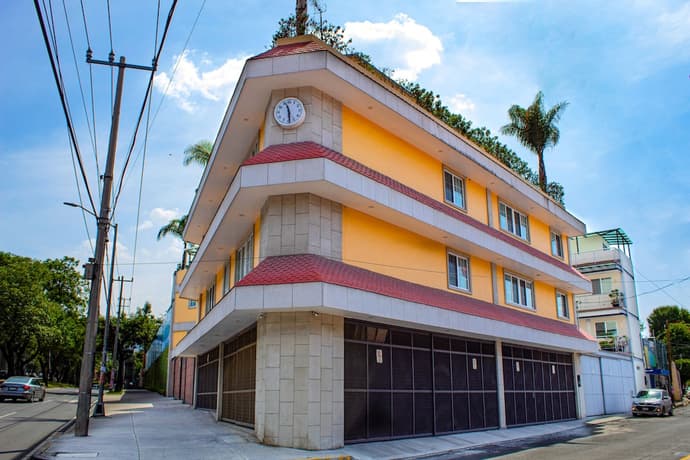 La Casa del Reloj - Zona de Hospitales, Primary image