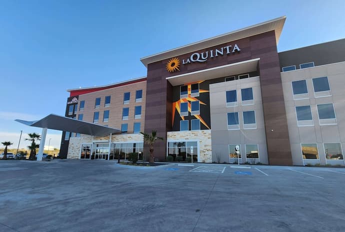 La Quinta Inn & Suites by Wyndham Del Rio, Primary image