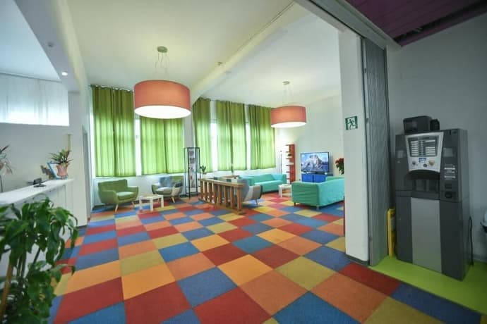 Garden Blue, Reception