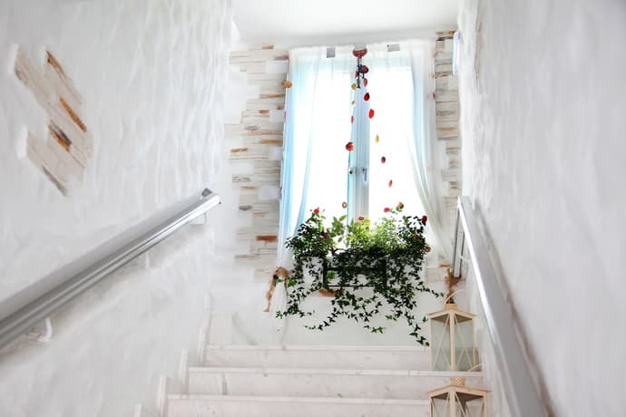 Hotel Opera, Interior entrance