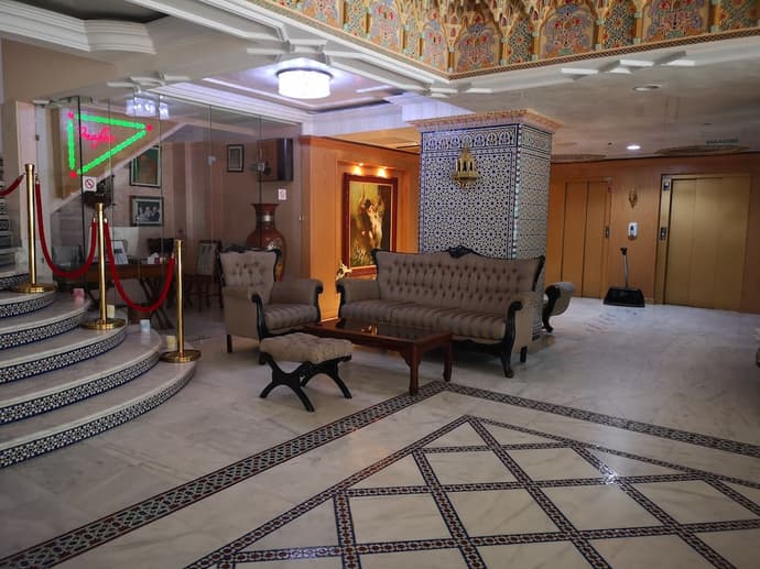 Majliss Hotel, Reception