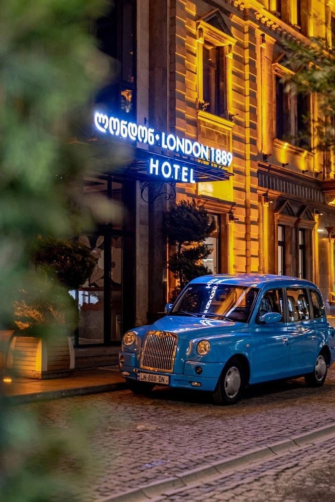 Hotel London 1889 & Casino, Primary image