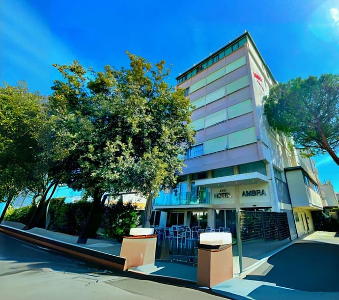Hotel Ambra, Primary image