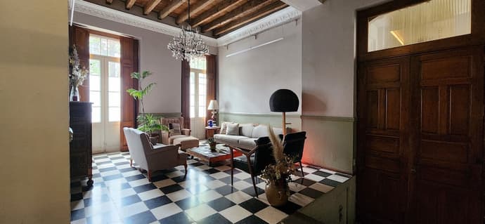 El Patio 77, Primary image