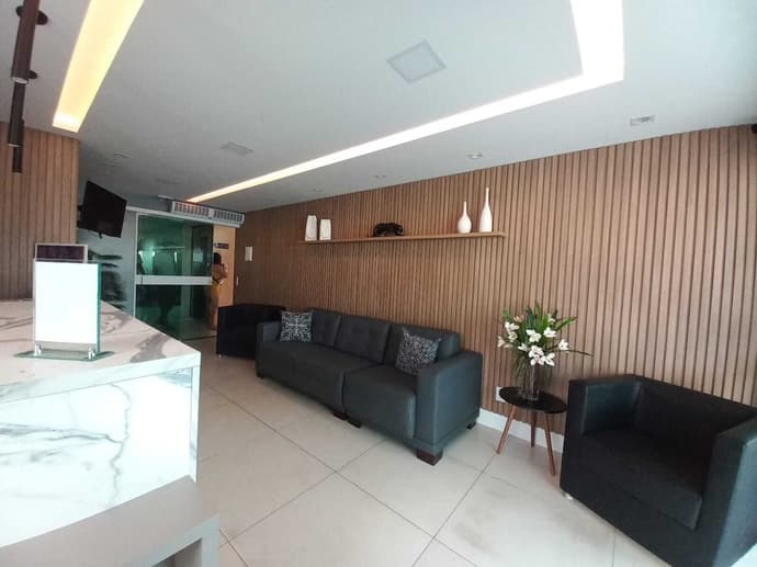 Hotel Adventure, Primary image