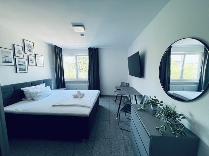 Lipp Apartments, Primary image