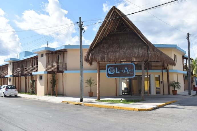 Luna Azul by Uvas, Primary image