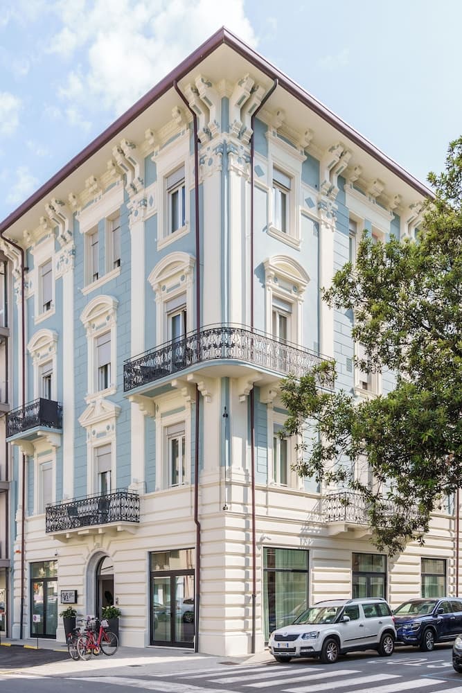 VI SUITES, Primary image