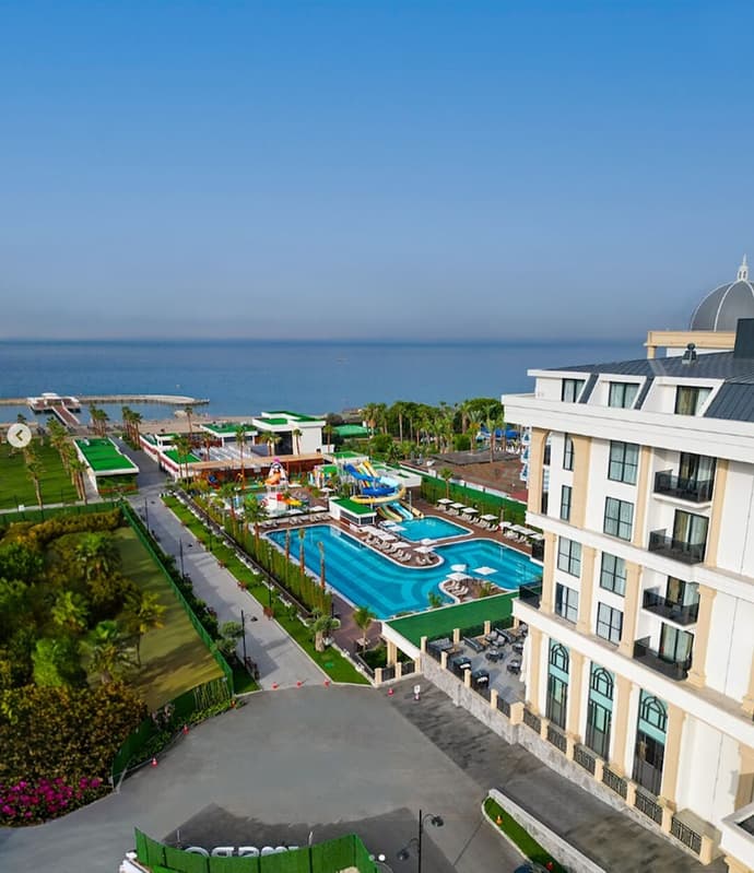 SERENITY QUEEN HOTEL, Primary image