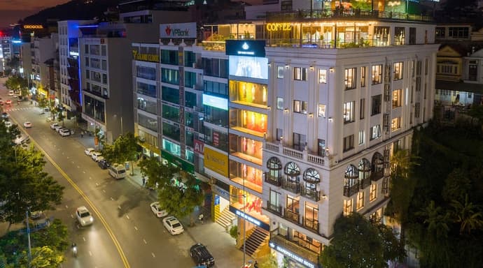 Diamond Luxury Hotel, Primary image