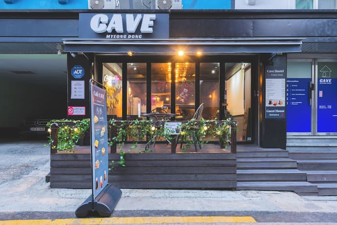 Cave Myeongdong, Primary image
