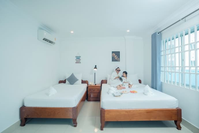 White Corner Hotel, Primary image