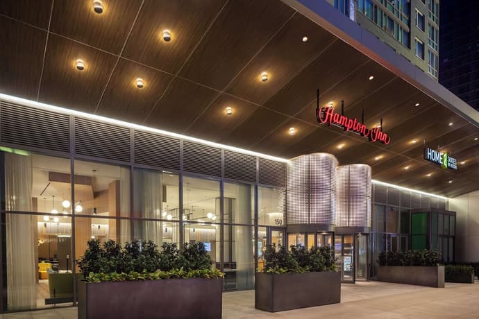 Hampton Inn New York Times Square, Primary image