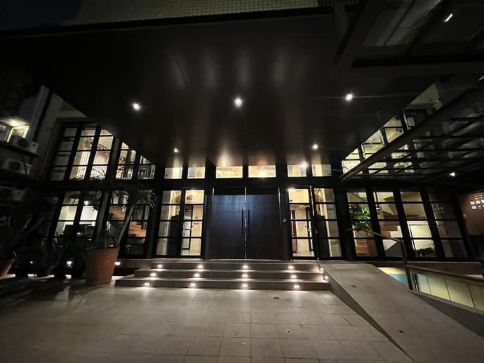 CHOSKA RESIDENCE, Primary image