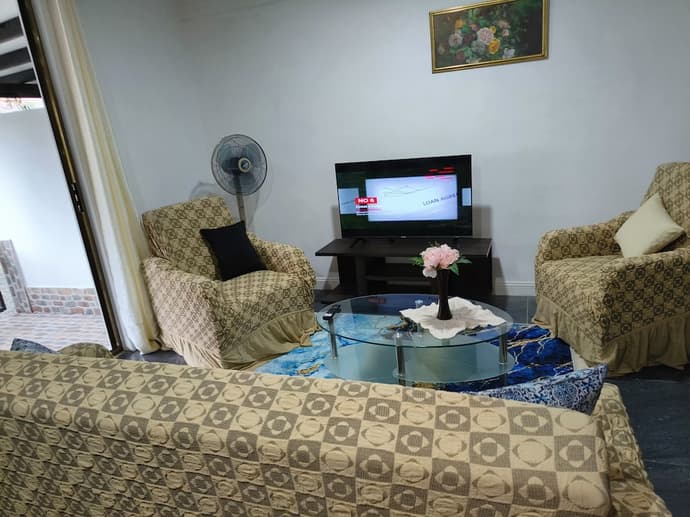 Alpha & Omega Seychelles, Primary image