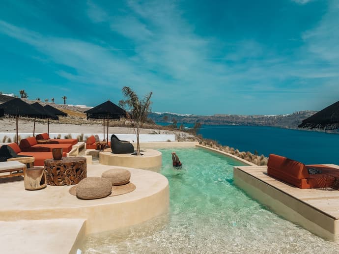 Divino Caldera, Primary image