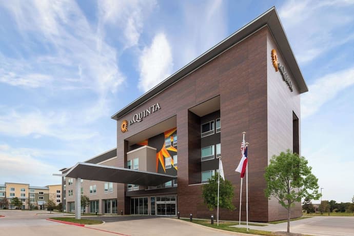 La Quinta Inn & Suites by Wyndham Austin Parmer/Tech Ridge, Primary image